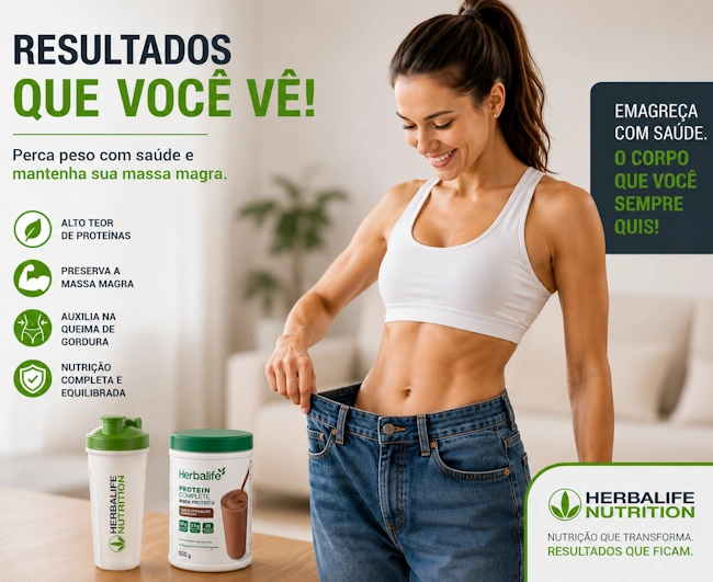 Pessoa sorridente notando a folga na cintura da calça após perder peso com saúde usando whey proteínas Herbalife