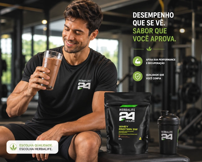 Consumidor praticante de esportes desfrutando do sabor e da qualidade do Herbalife Whey Protein 3W